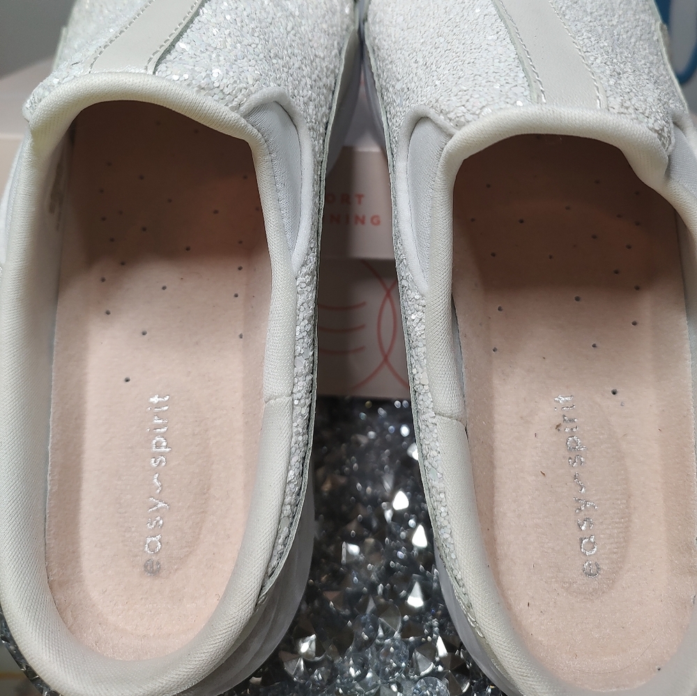 Easy Spirit Traveltime Family Comfort Shoes - Picture 2 of 7